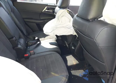 2023 Mitsubishi Outlander Se 2.5 2Wd из США, поврежденный, VIN JA4J3UA83PZ051368